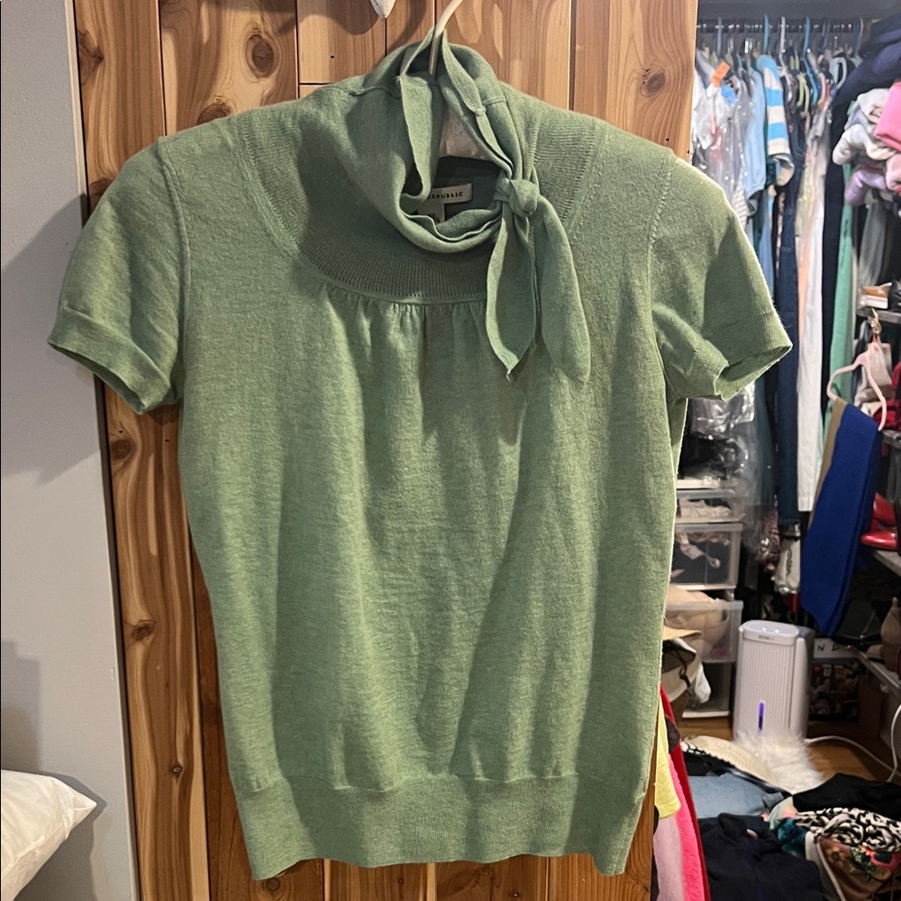 Banana Republic Light Green Sweater